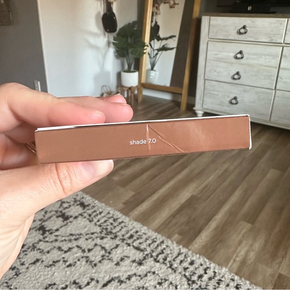 NEW! Stila tinted moisturizer skin balm shade 7 - Picture 5 of 7